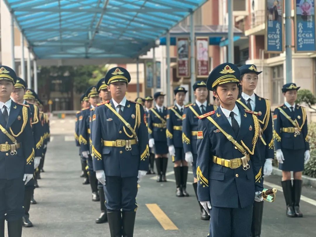 初中部“文化圖鑒”：自我教育，自強不息！